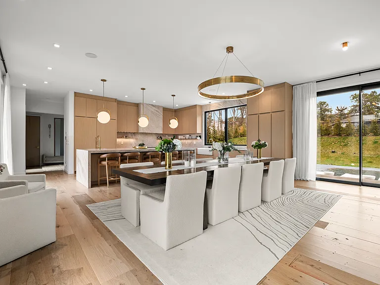 307 Montauk Hwy — Photo 11