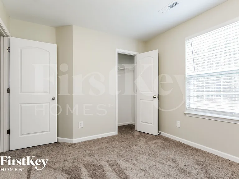 910 Park Rd — Photo 13