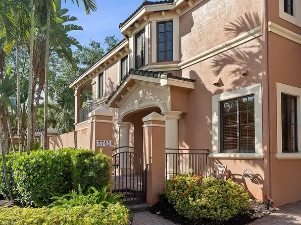 2742 Kinsington Circle, Weston, FL 33332