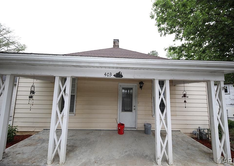 1st image of 403 S Aurora St