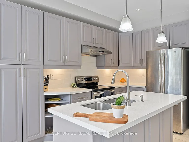 42 Ballymore Dr — Photo 18