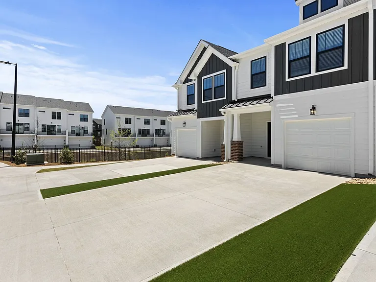 Northside Townhomes — Photo 42