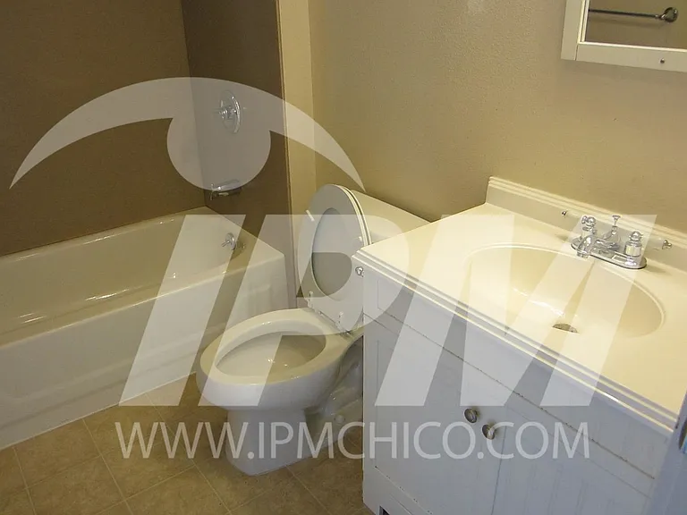 618 W 9th St — Photo 7
