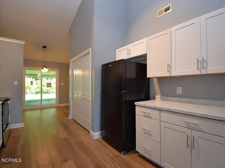 3310 Parkway Ct #B — Photo 7