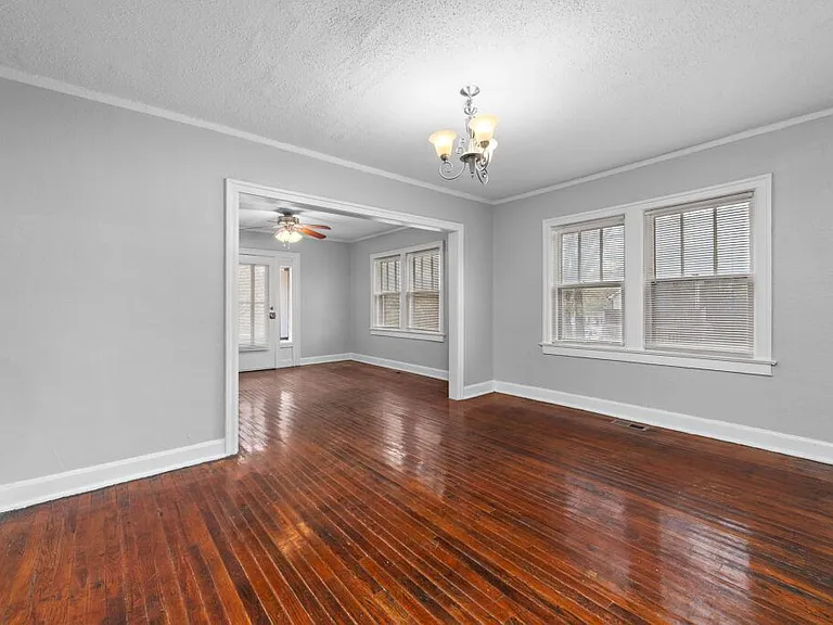 3126 McGee St — Photo 3