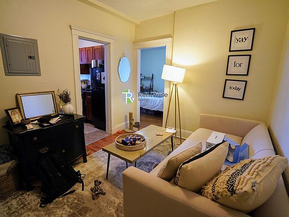 5th image of 122 Washington St #13