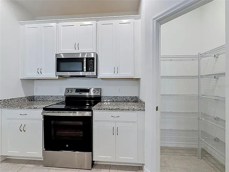 418 Quayside Ave — Photo 7