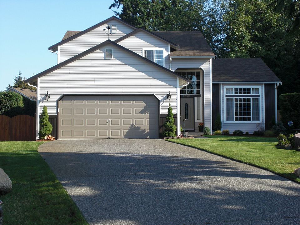 2 story home on large lot 