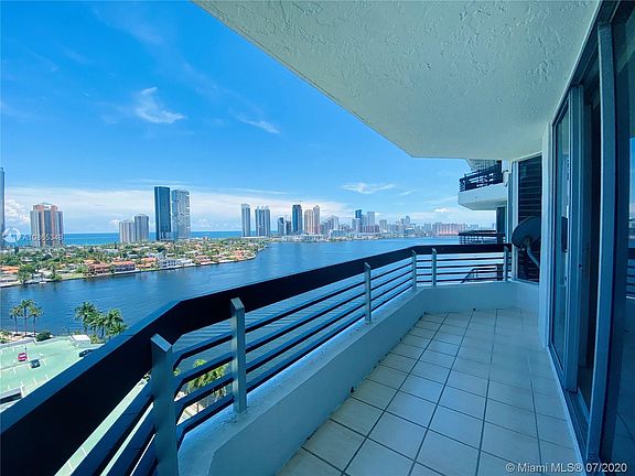 3rd image of 3600 Mystic Pointe Dr APT 1817