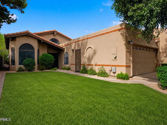 2nd image of 4036 E Lupine Avenue
