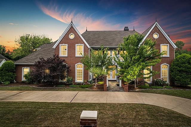 1st image of 208 Ashton Dr