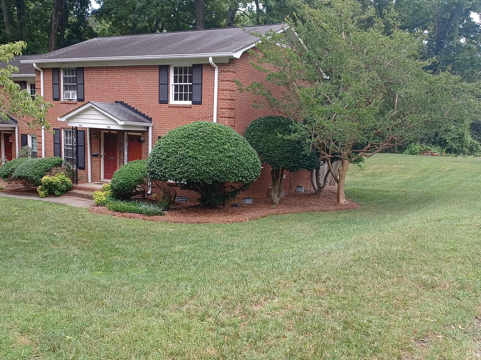 2 bed, 816 sqft, $1,575 — Photo 3