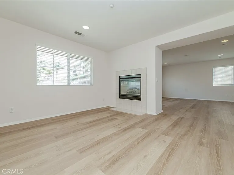 16432 Landmark Dr — Photo 27