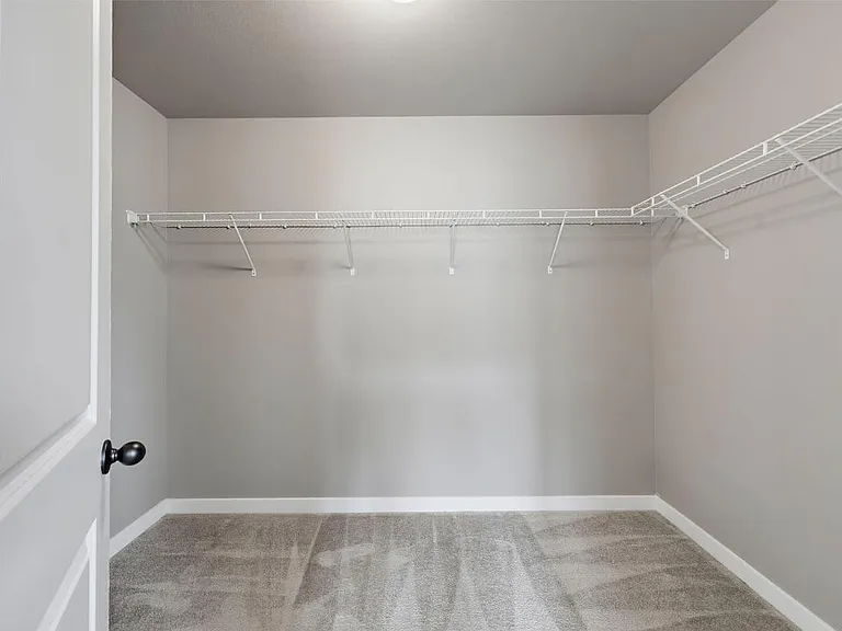831 Burwood St SE — Photo 32