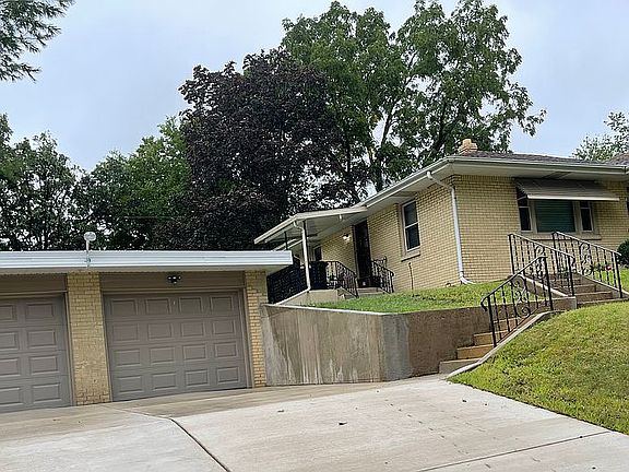 2nd image of 320 Fairview Ave