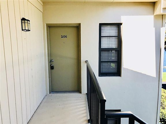 2nd image of 8 Plantation Dr APT 206