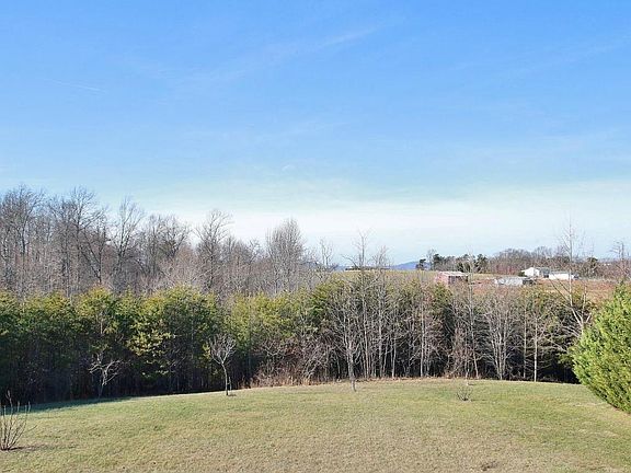 3rd image of 1406 Savanna Hills Dr