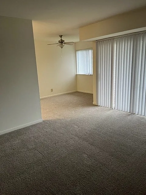 York Apartments — Photo 4