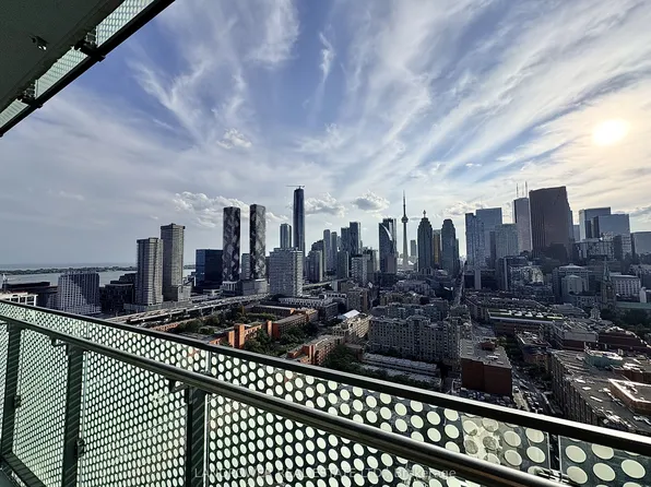 135 Lower Sherbourne St #2832, Toronto, ON M5A 1Y4