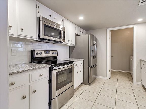 3rd image of 6500 N Grand Blvd APT 195