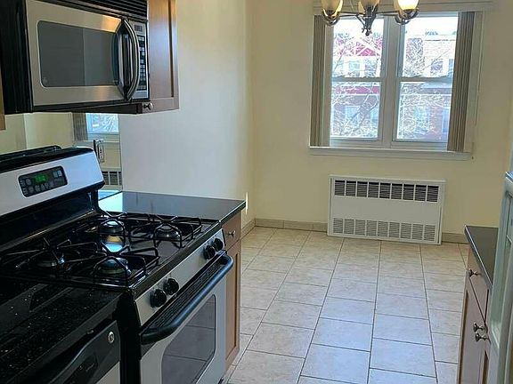 4th image of 20-82 33rd St #3