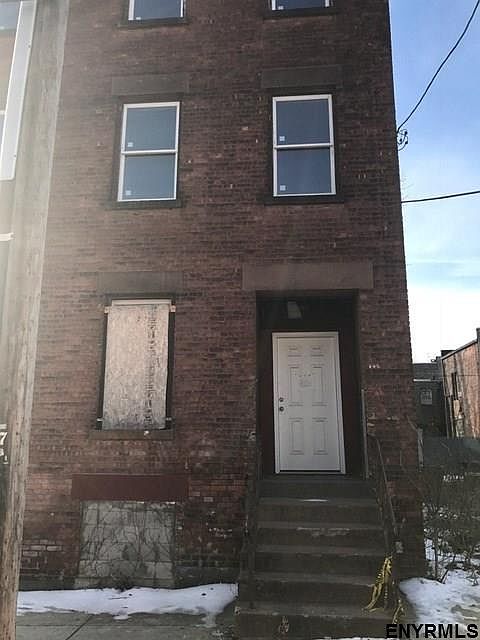 2nd image of 102 4th Ave