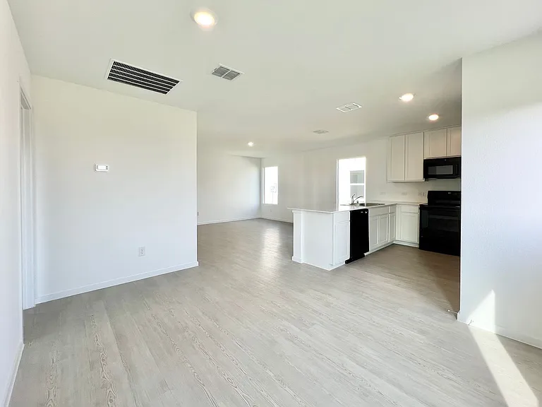 10029 Muntjac Dr — Photo 16