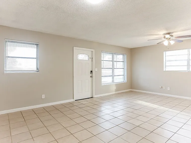 610 NW 2nd Ave — Photo 5