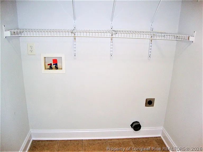 1607 Silver Ridge Ct — Photo 7