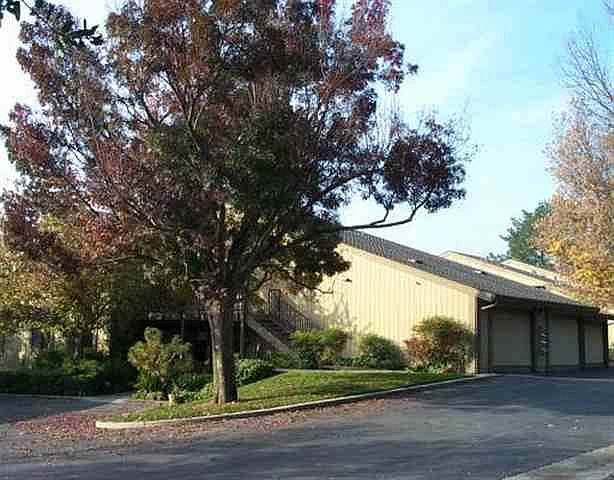 1st image of 3520 Rossmoor Parkway Ct #7-5