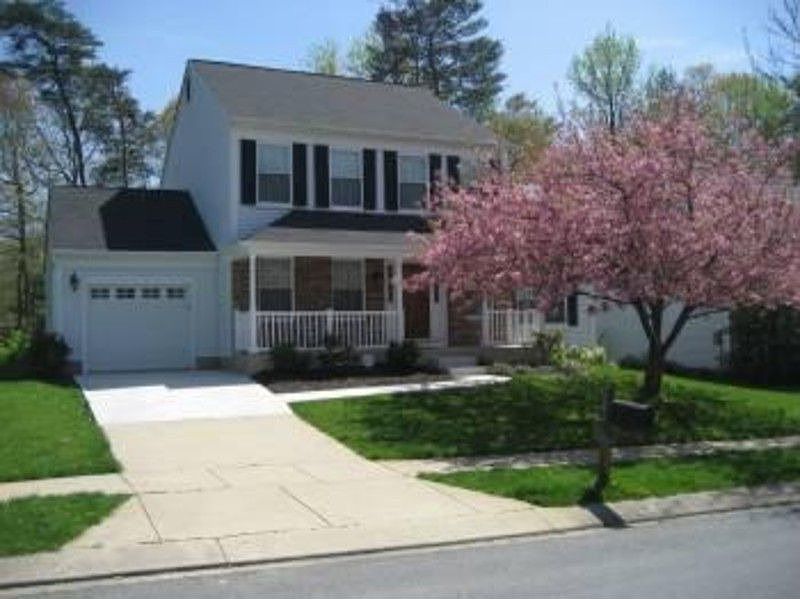 1st image of 275 Shakespeare Dr