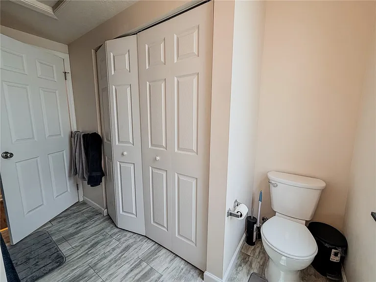137 N Main St #B — Photo 23