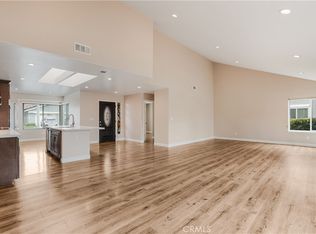 42006 Village 42, Camarillo, CA 93012
