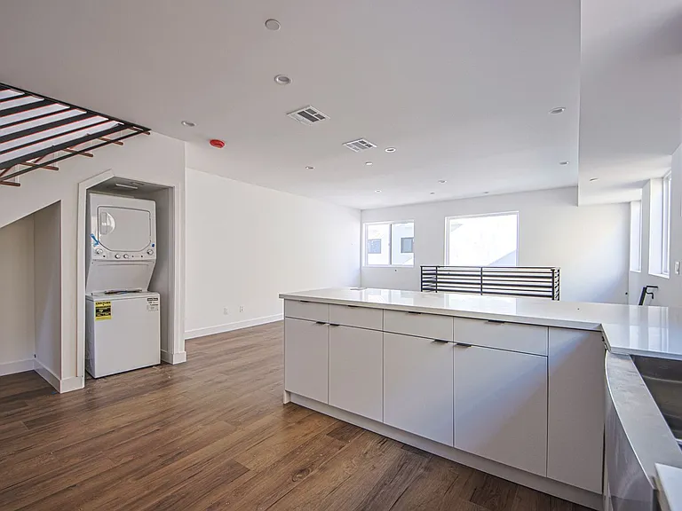 6421 Troost Ave — Photo 8