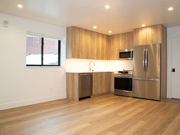 3rd image of 1010 Grand Ave #C