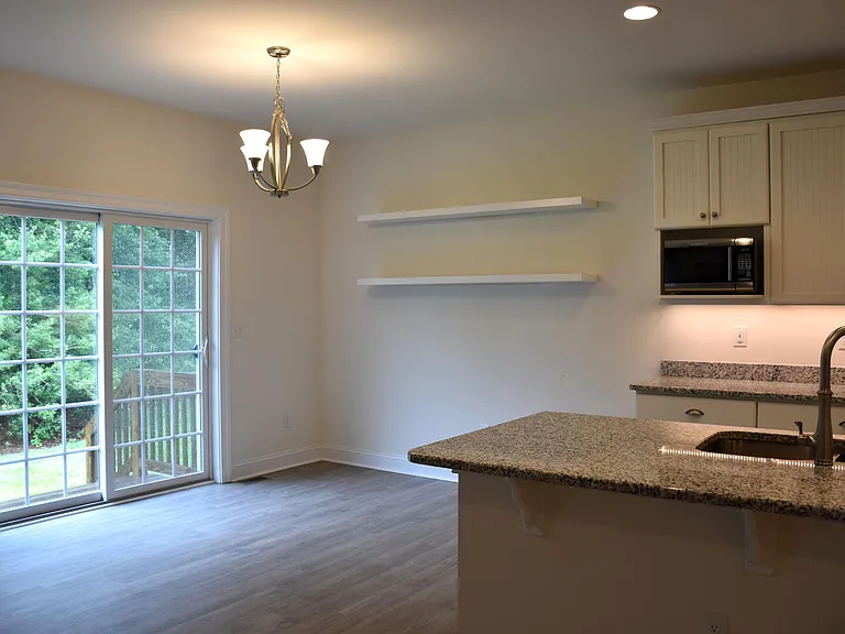 416 Seagull Dr — Photo 6