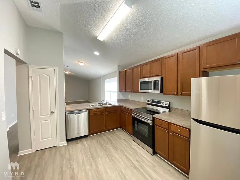 11053 Campus Heights Ln — Photo 3