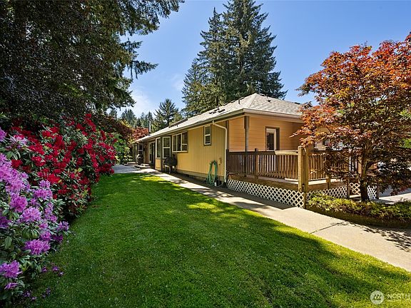 4th image of 16507 71st Avenue E