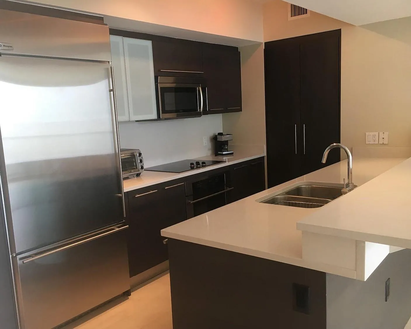 2 bed, 1319 sqft, $3,995 — Photo 4