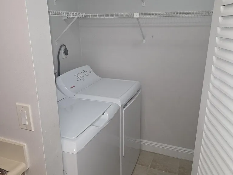 1245 SW 46th Ave #1204 — Photo 7
