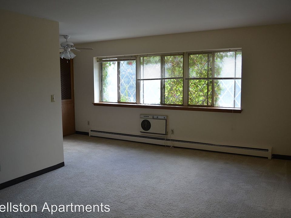 2nd image of 2580 N Oakland Ave
