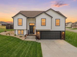 1509 Hickory Ln, Junction City, KS 66441