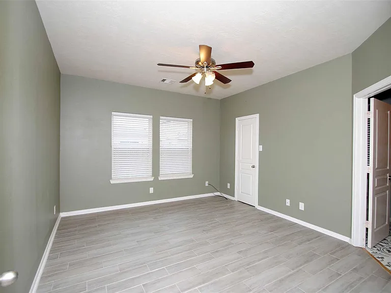 7019 Hazelnut Ln — Photo 17