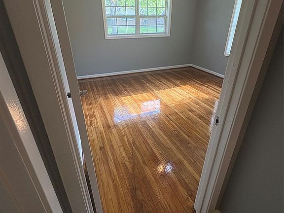 5th image of 5223 Sanford Rd