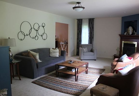 3rd image of 7625 Rosemary Ln