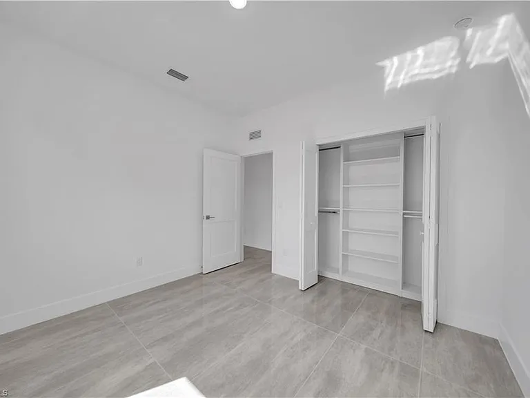 1142 Dutchess St E — Photo 22