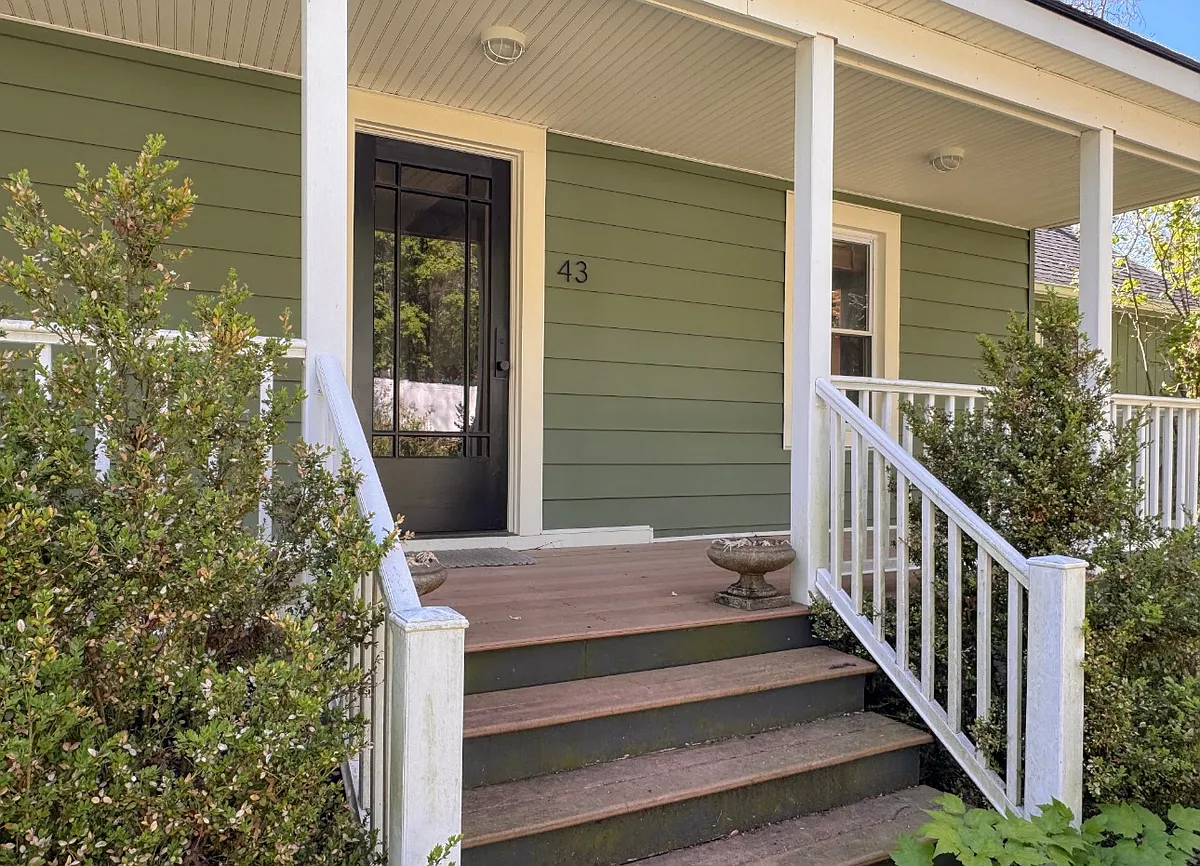 Covered front porch - 43 Old State Rd