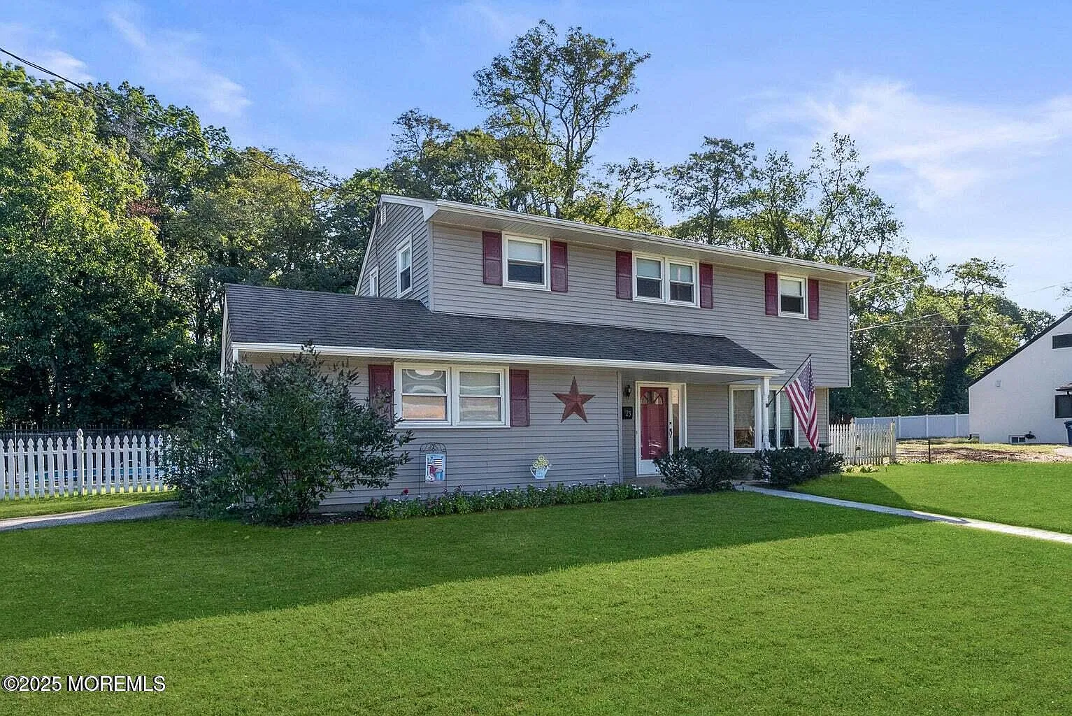 3 bed, 2.5 bath, 1352 sqft, $4,000 — Photo 2
