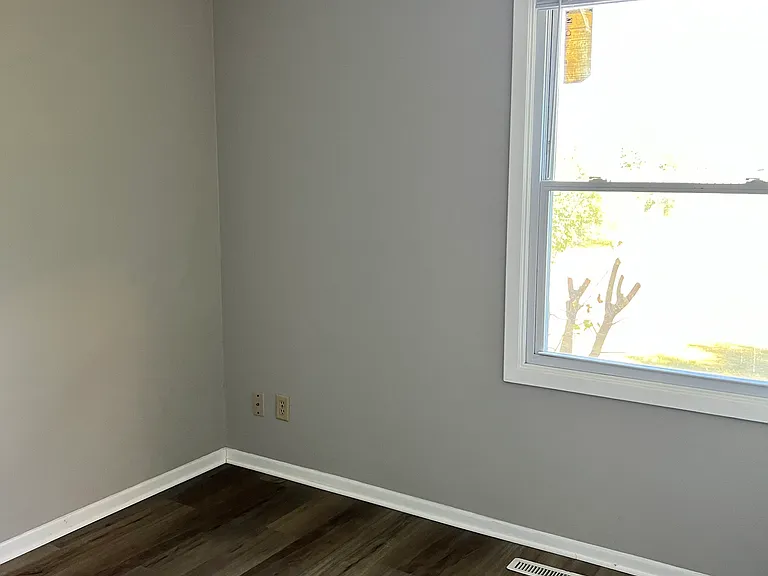 6832 Craig Ct — Photo 10