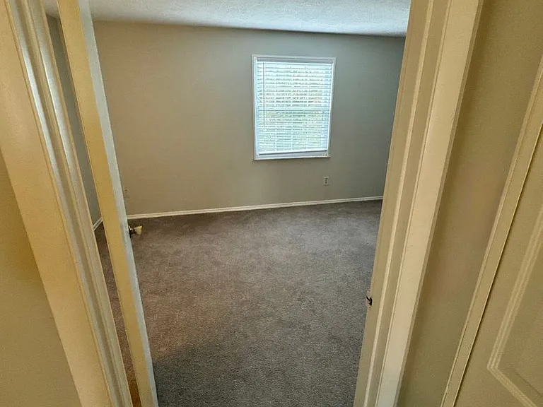 244 E Commons Dr — Photo 44